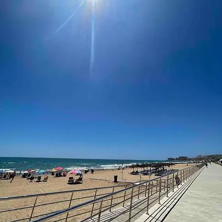 Apartment 3-bedroom With Pool In Torrevieja
