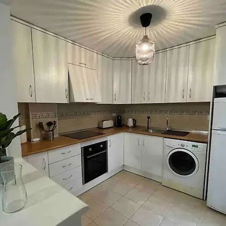 Apartment 3-bedroom With Pool In