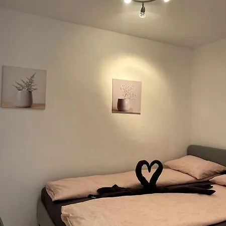 3-bedroom With Pool In Apartment *