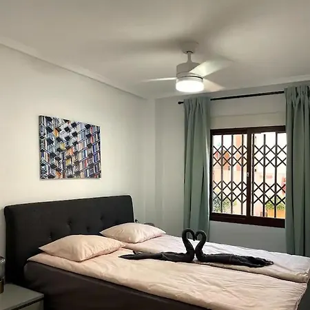 Apartment 3-bedroom With Pool In