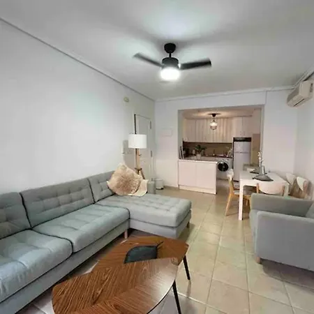3-bedroom With Pool In Apartment Torrevieja